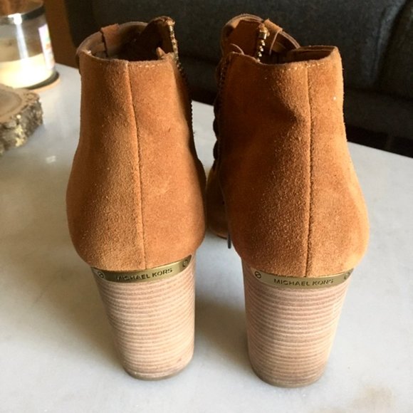 Michael Kors Westley ankle boot, tan light brown acorn suede, chunky block heel - Picture 2 of 8